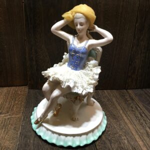 楽器演奏 女性  西洋磁器 バレエ　陶器製 オブジェ インテリア 洋風 お洒落 雑貨 レトロ 置物