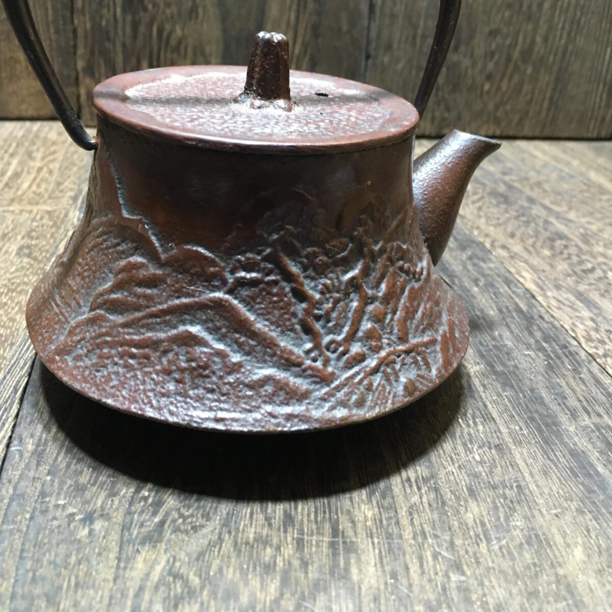 昭和レトロ 鉄器 山水 鉄瓶 茶器/茶道具 - リサイクルショップワンバイワン