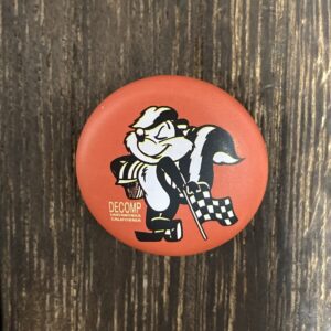 DECOMP Santamonica California スカンク　ピンバッジ 　缶バッジ　コレクション　アメリカン雑貨